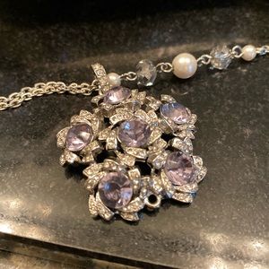 WHBM BEAUTIFUL PENDANT NECKLACE